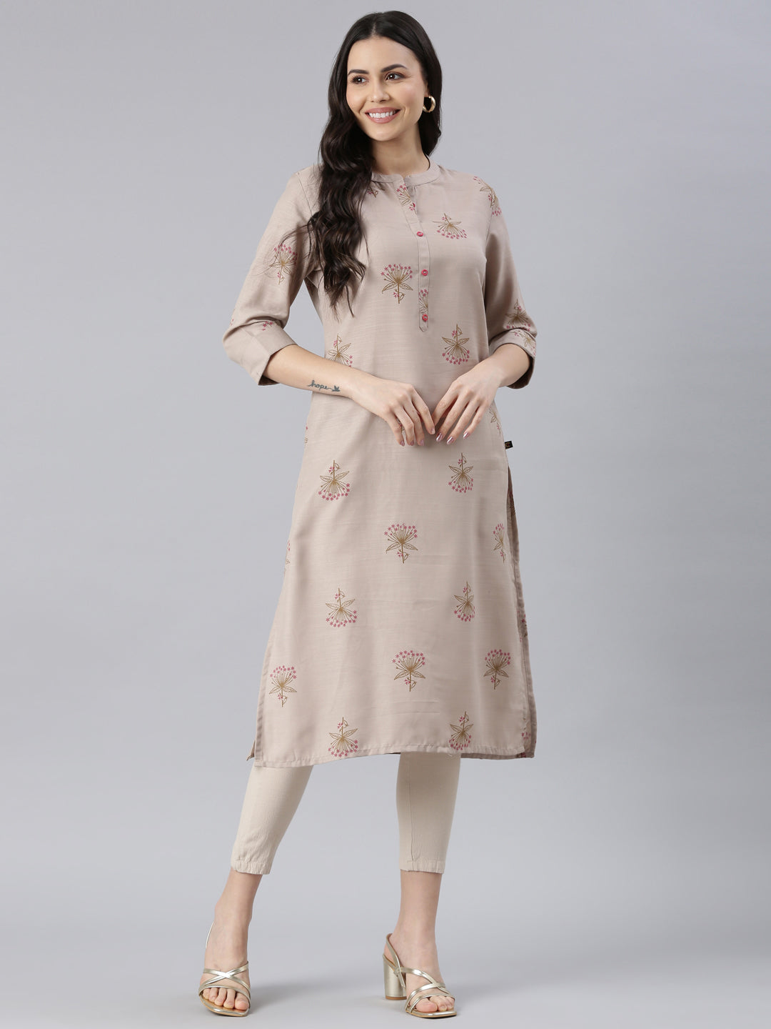 Telescopic Cat Feather Wand and Interactive Toy Set for Indoor Cats, Includes Replaceable Strings and Feather Refills, Encourages Exercise, Hunting Instinct, and Active Play